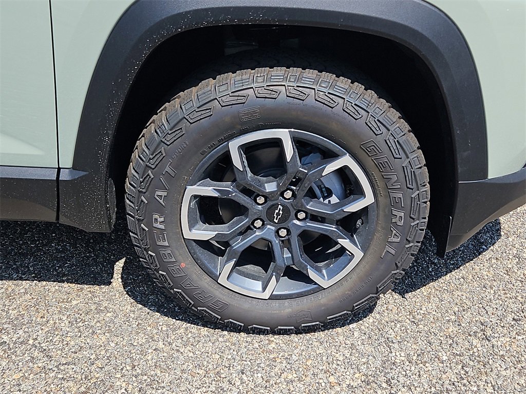 New 2026 Chevrolet Equinox ACTIV w/ Safety and Technology Package image 3