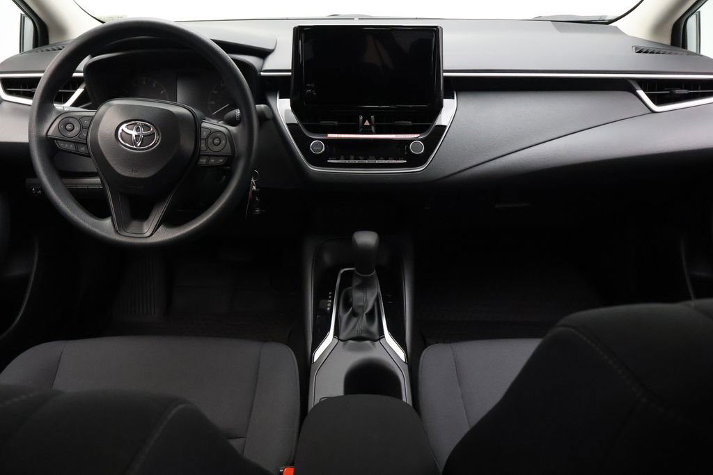 Used 2025 Toyota Corolla LE FWD image 24