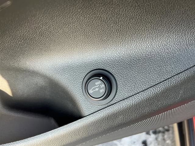 Used 2019 Buick Envision Essence image 16