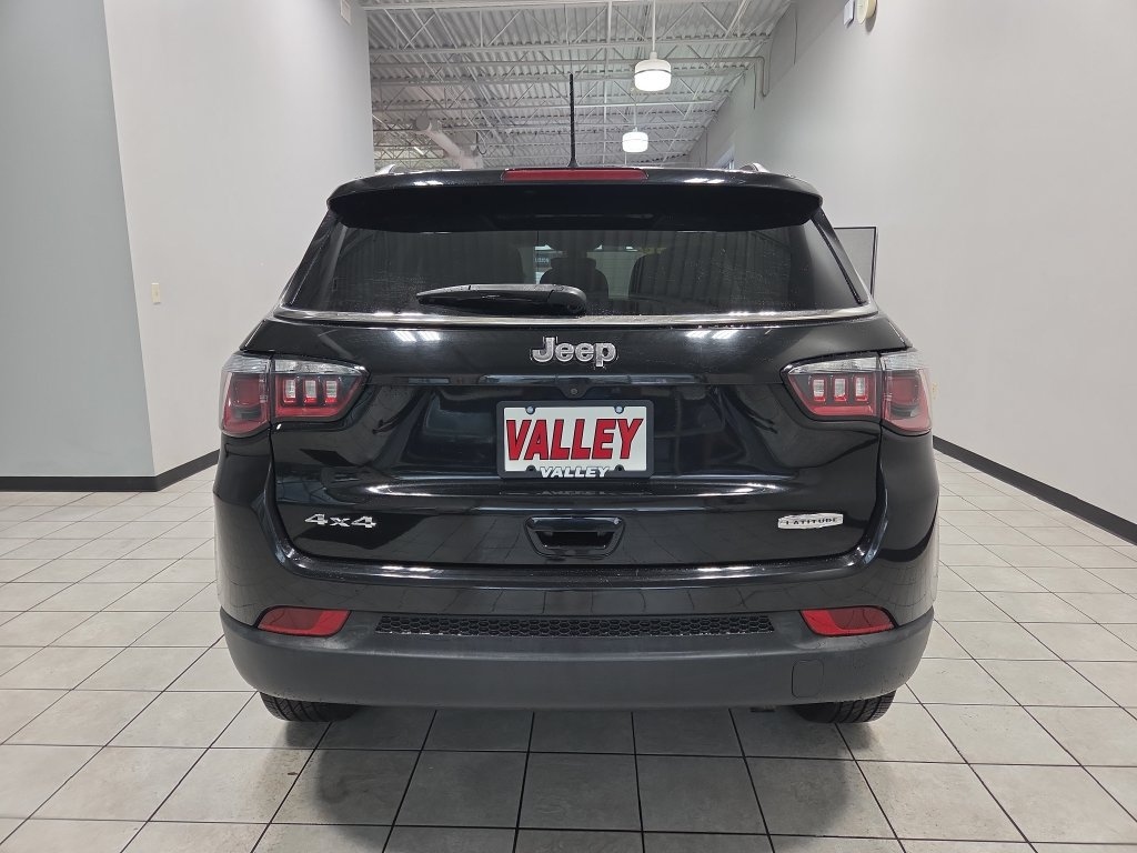 Used 2018 Jeep Compass Latitude AWD/4WD image 12