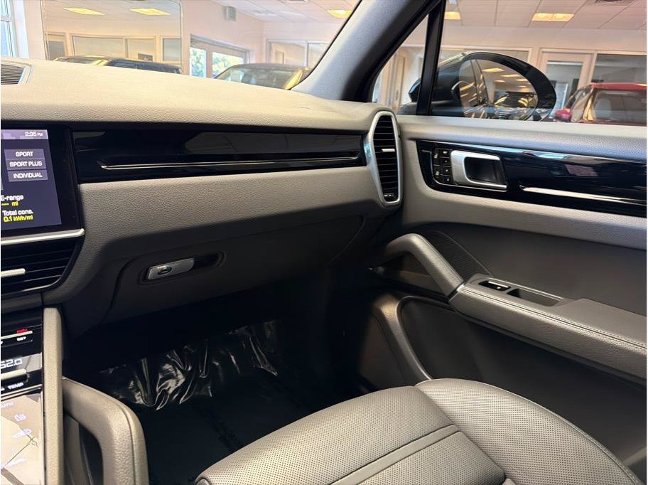 Used 2021 Porsche Cayenne E-Hybrid AWD/4WD image 26