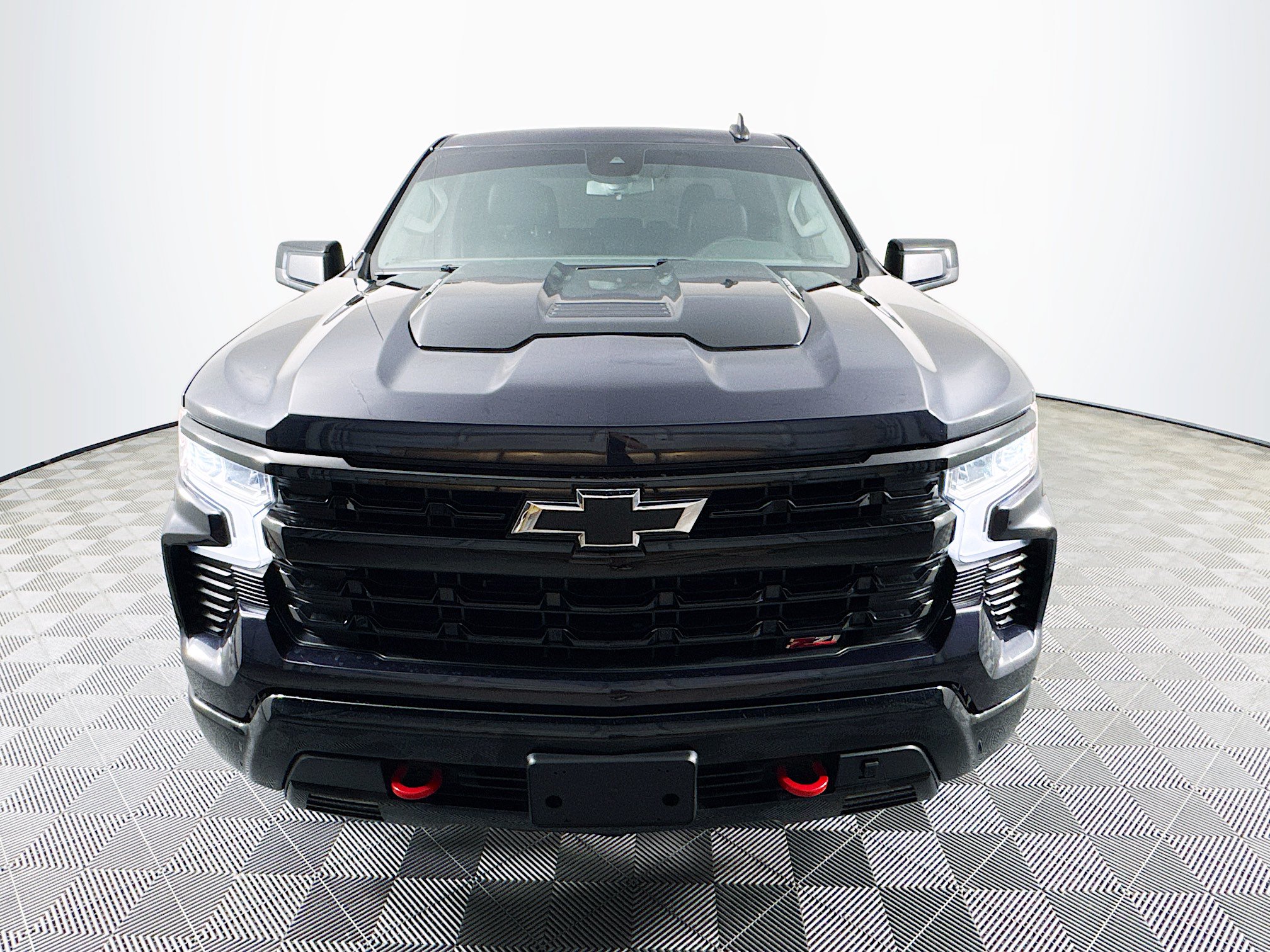 Used 2023 Chevrolet Silverado 1500 LT Trail Boss AWD/4WD image 2
