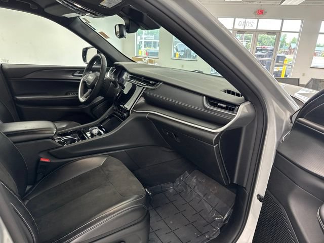 Used 2023 Jeep Grand Cherokee Altitude AWD/4WD image 25