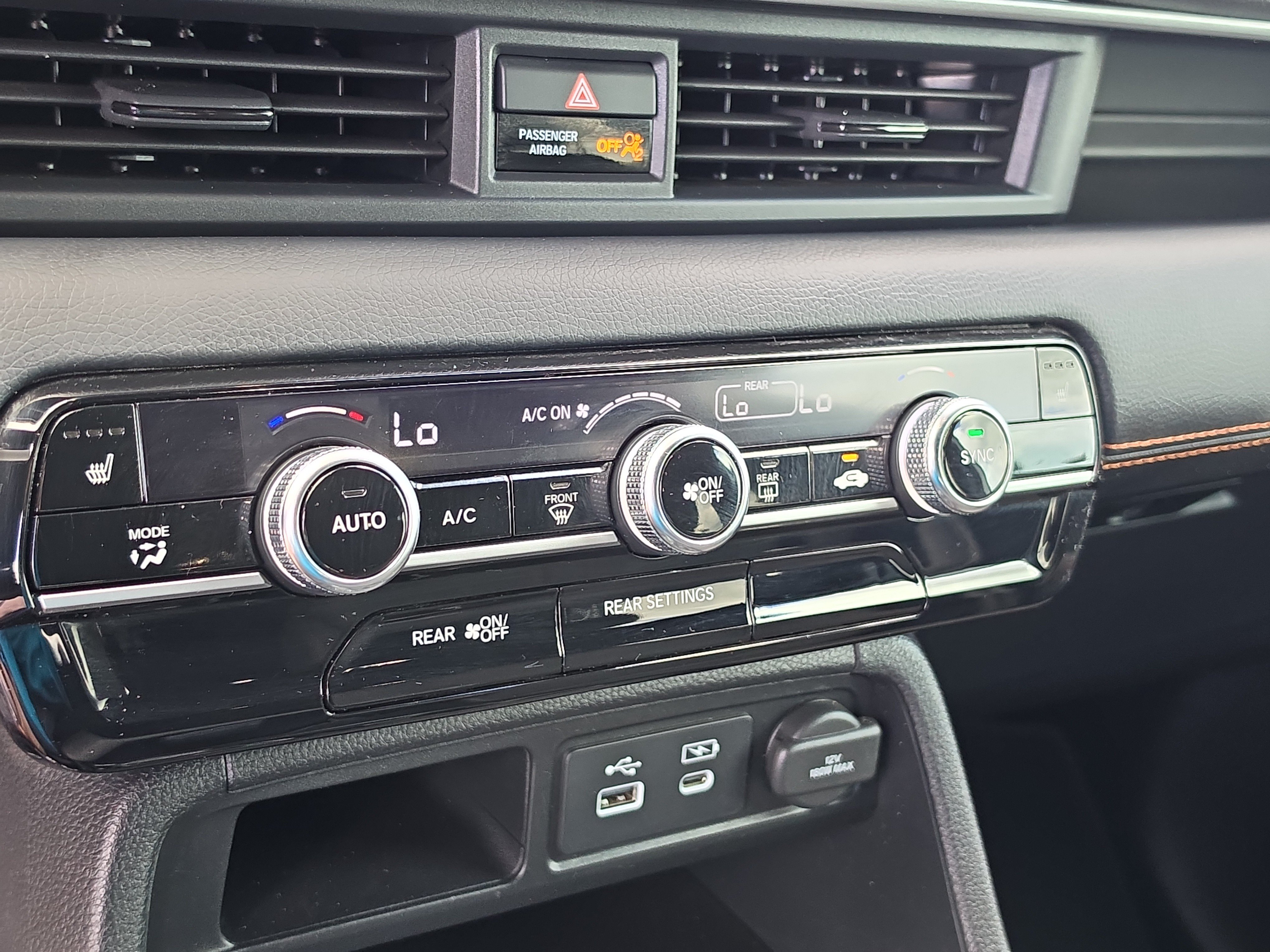 Used 2025 Honda Pilot Sport image 25