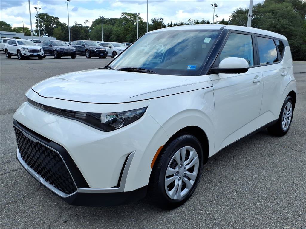 Used 2023 Kia Soul LX FWD image 8
