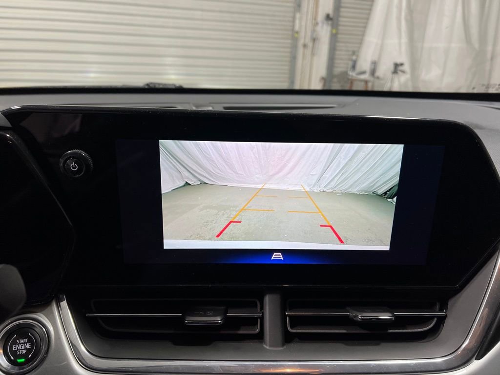 Used 2025 Chevrolet Trax LT image 28