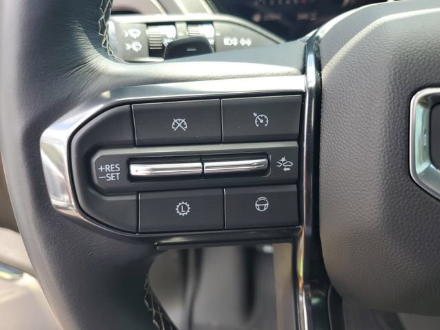 Used 2025 GMC Yukon XL Denali Ultimate AWD/4WD image 12