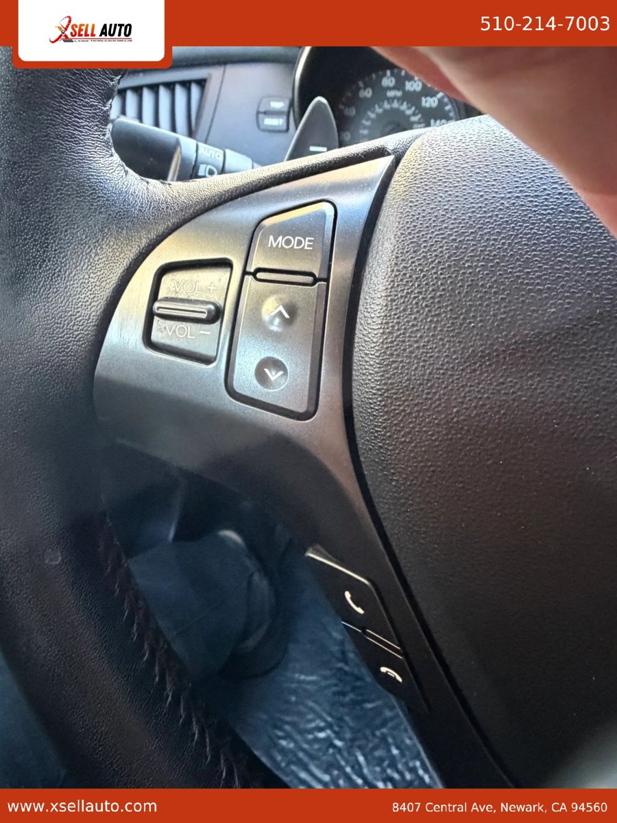 Used 2011 Hyundai Genesis 3.8 RWD image 12