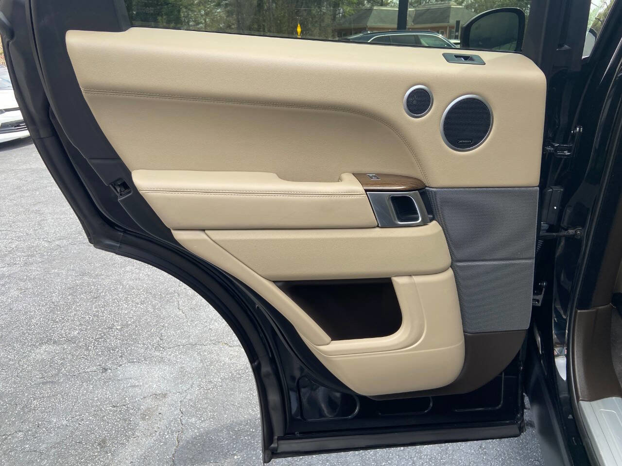 Used 2016 Land Rover Range Rover Sport HSE image 23