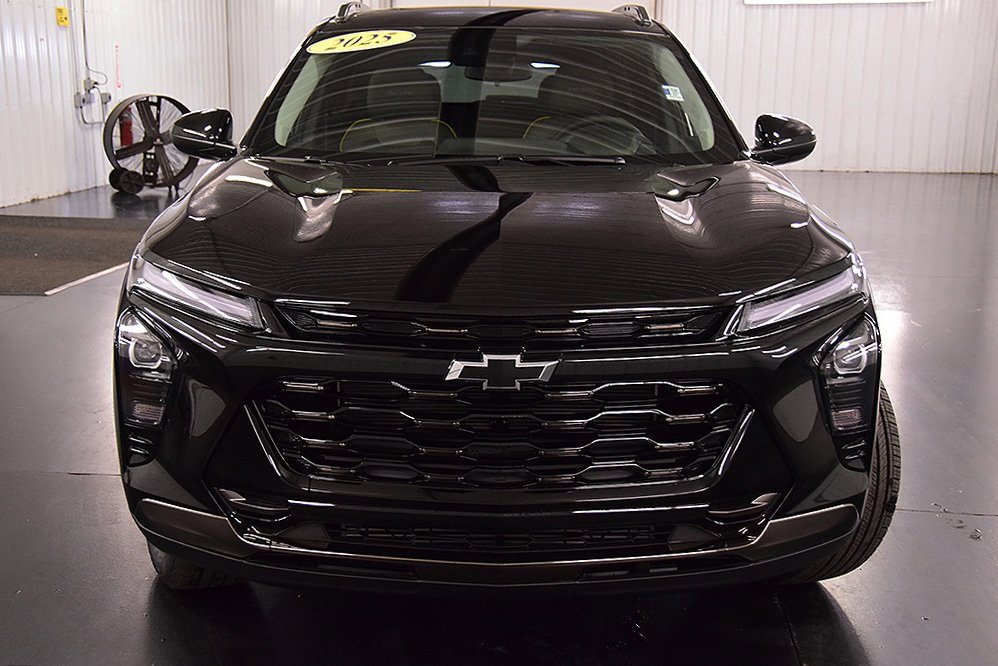 New 2025 Chevrolet Trax ACTIV w/ Driver Confidence Package image 2