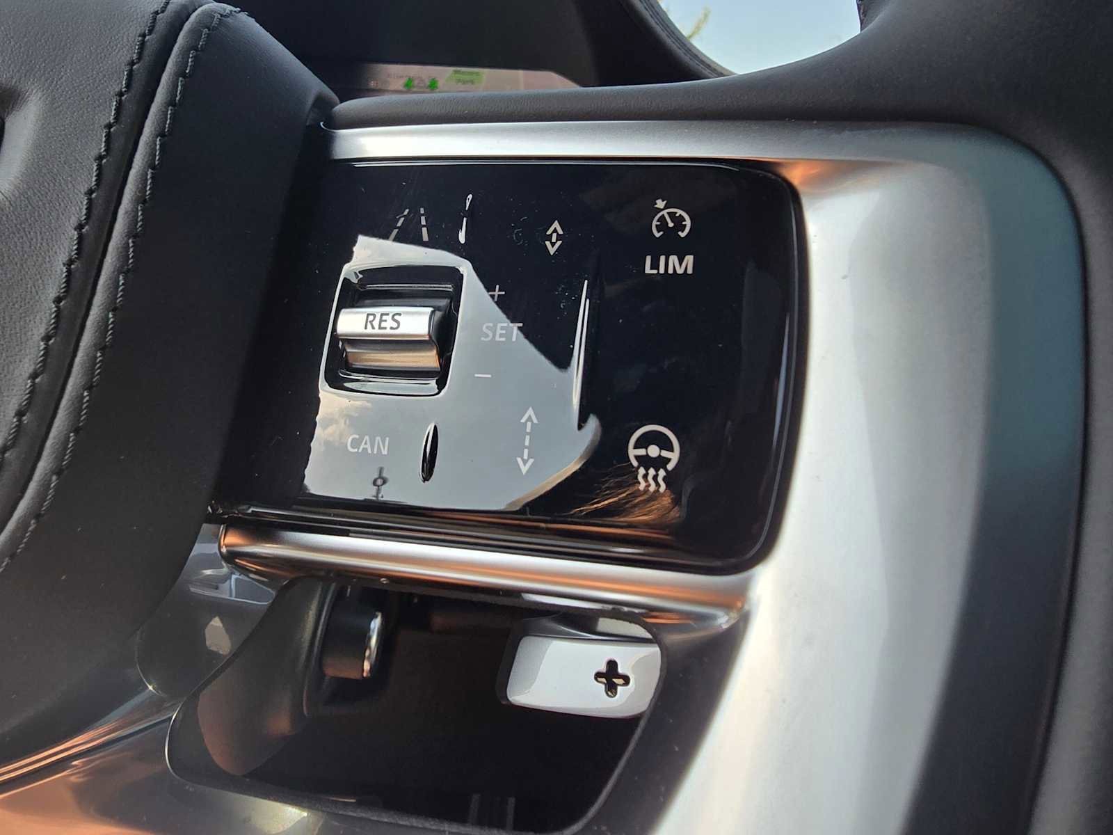New 2025 Land Rover Range Rover SE image 31