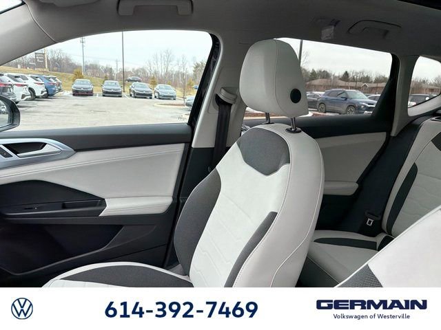 New 2026 Volkswagen Taos SE image 22