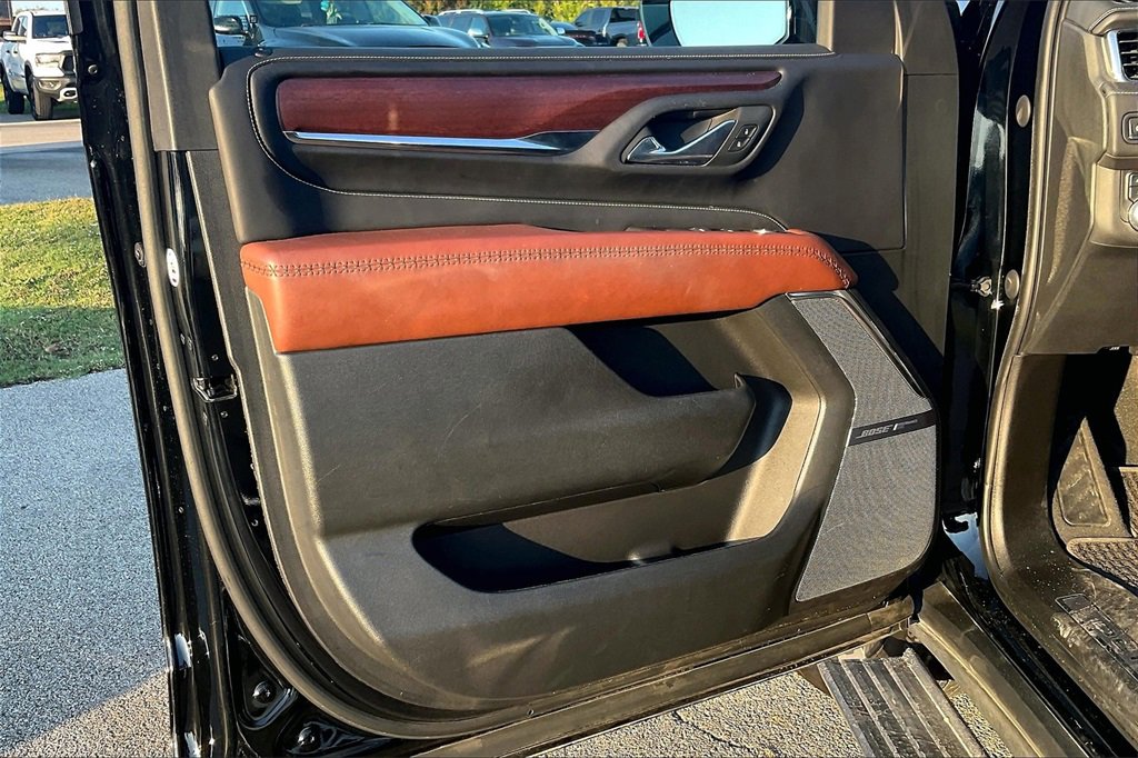 Used 2023 GMC Yukon Denali Ultimate image 23