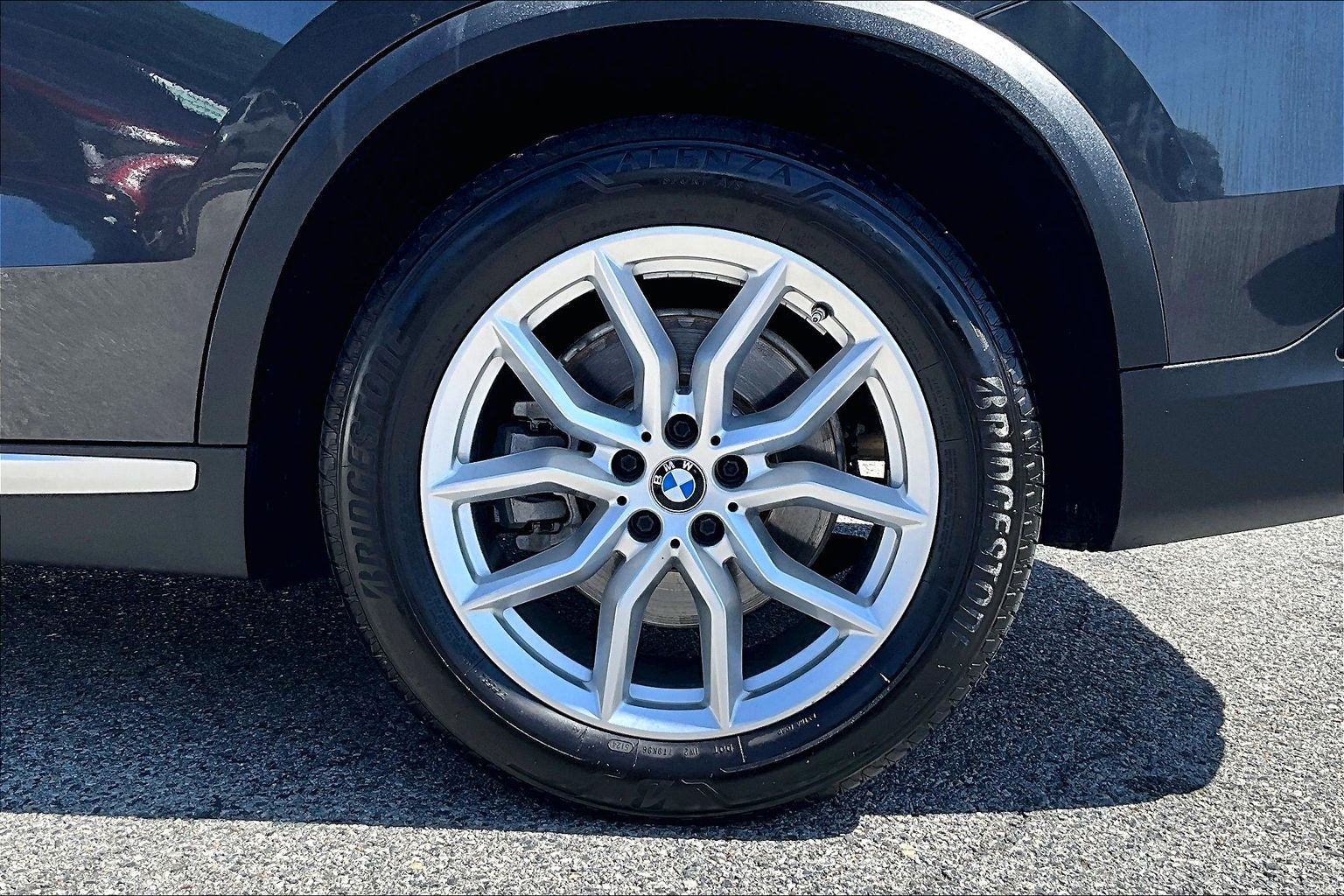 Used 2019 BMW X5 xDrive40i w/ Convenience Package AWD/4WD image 8