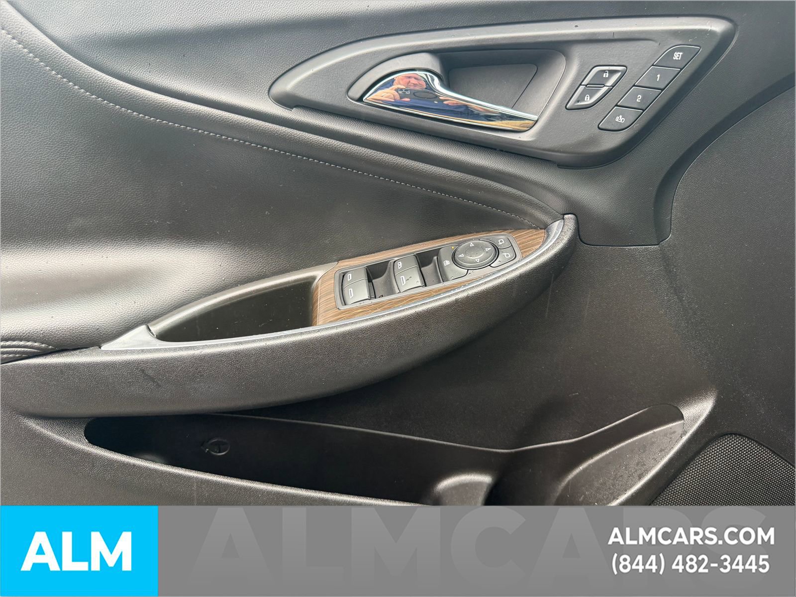 Used 2017 Chevrolet Malibu Premier w/ Premier Sun and Wheel Package FWD image 24