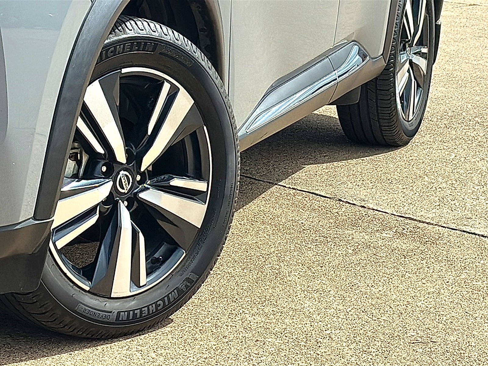 Used 2021 Nissan Rogue SL FWD image 3