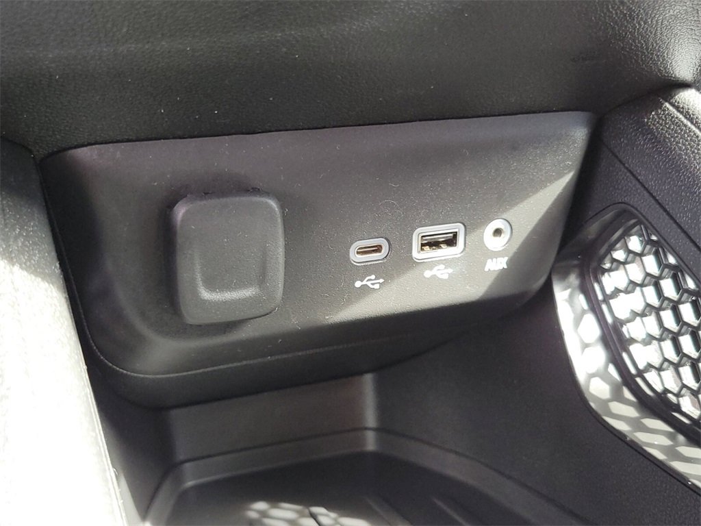 Used 2023 Chevrolet TrailBlazer LT w/ Convenience Package image 21