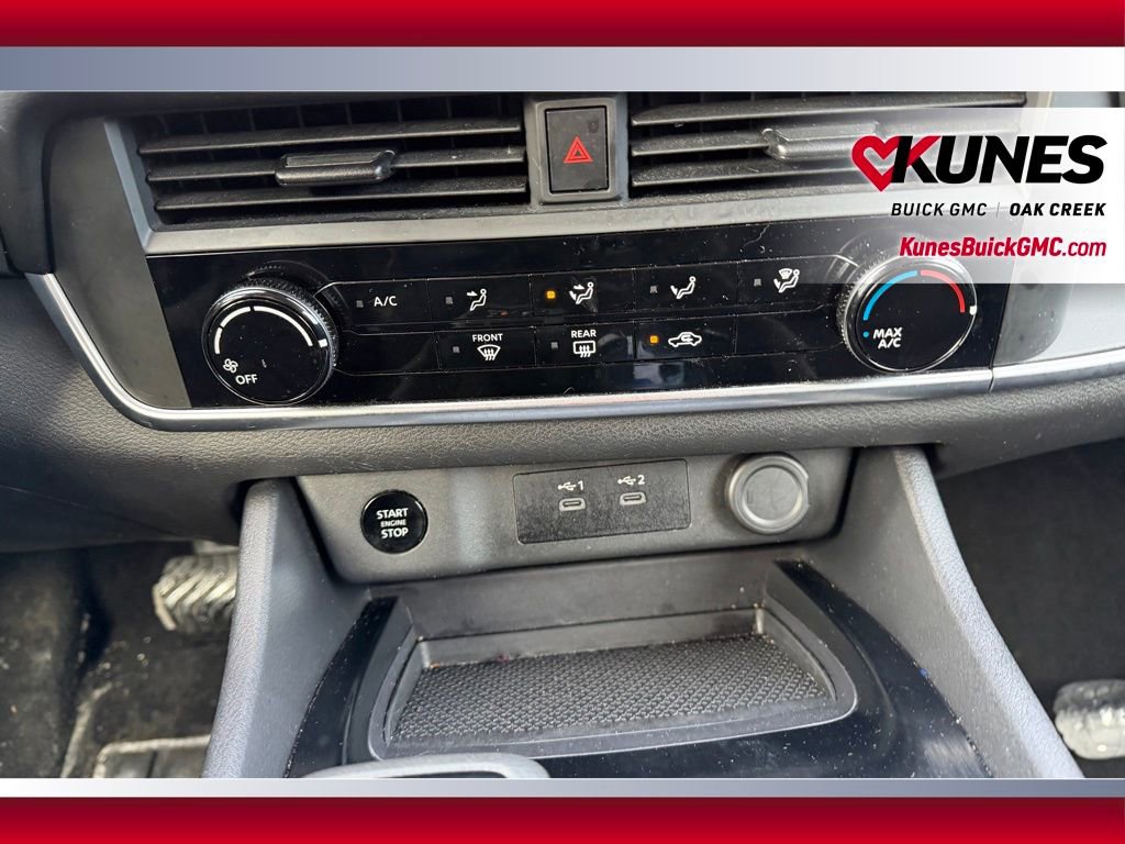 Used 2024 Nissan Rogue S image 7