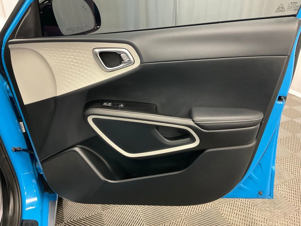 Used 2023 Kia Soul GT-Line image 29