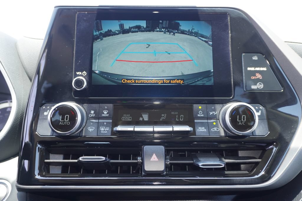 Used 2023 Toyota Highlander XLE FWD image 20