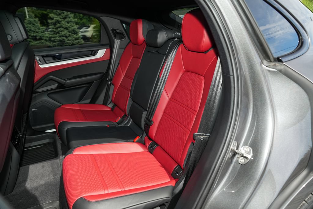 Certified 2026 Porsche Cayenne Coupe AWD/4WD image 34