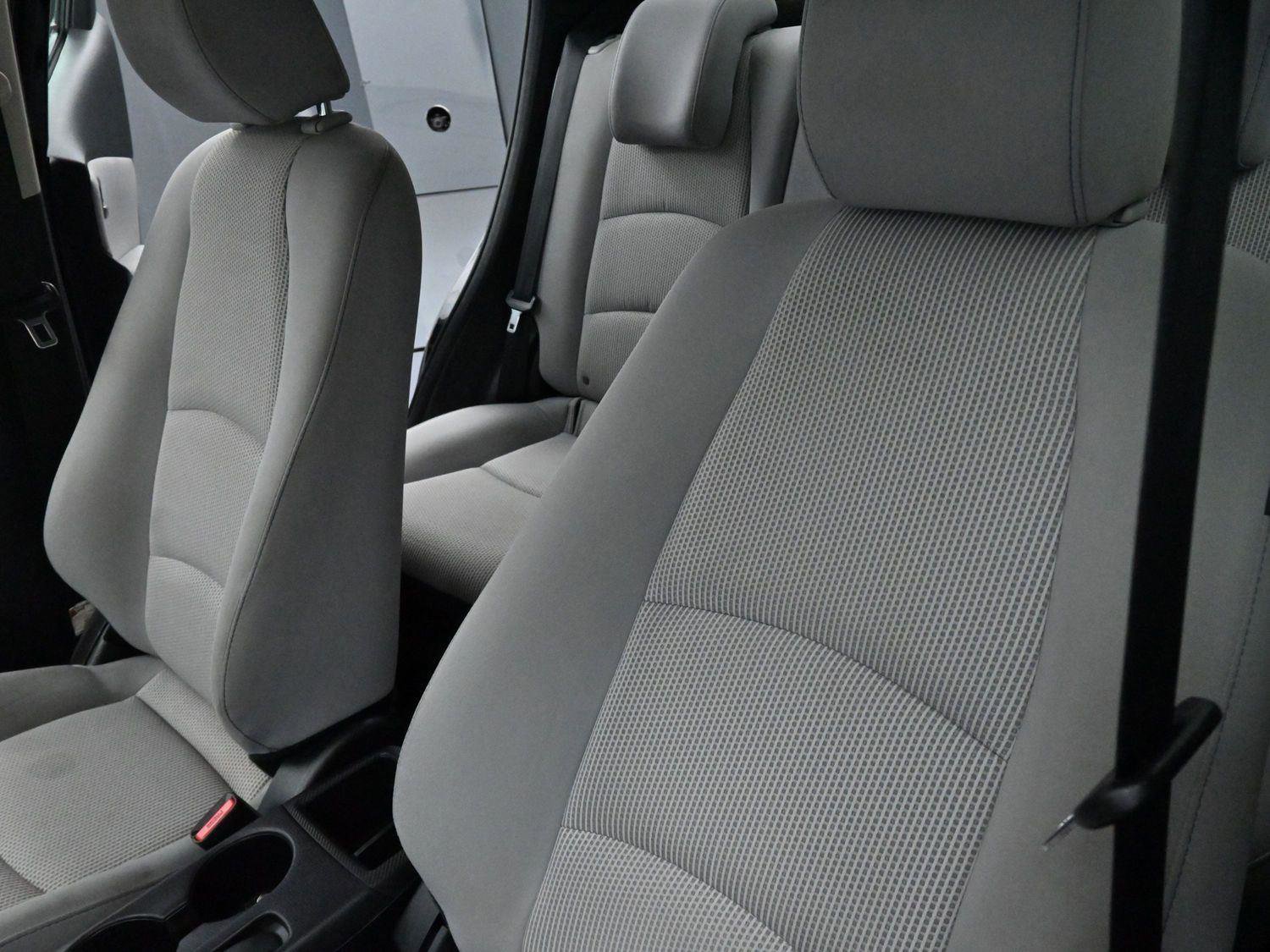 Used 2020 Toyota Yaris LE image 13