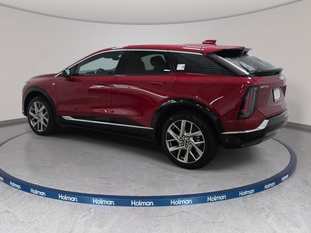New 2027 Cadillac Optiq Luxury w/ LPO, Floor Liner Package AWD/4WD image 7