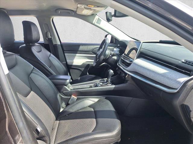 Used 2022 Jeep Compass Latitude image 19