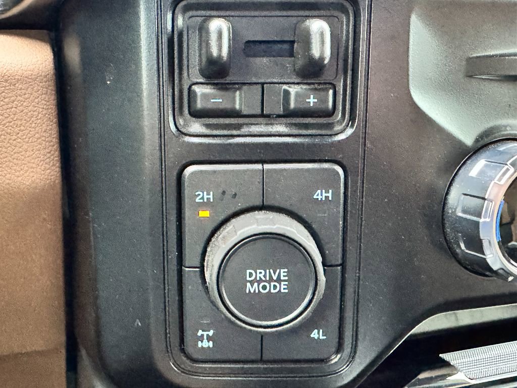 Used 2024 Ford F250 Lariat w/ Chrome Package image 27