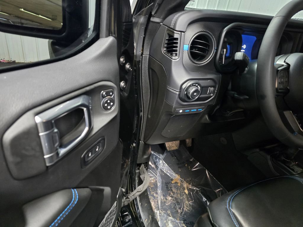 Used 2024 Jeep Wrangler Unlimited Rubicon 4xe w/ Convenience Group image 18