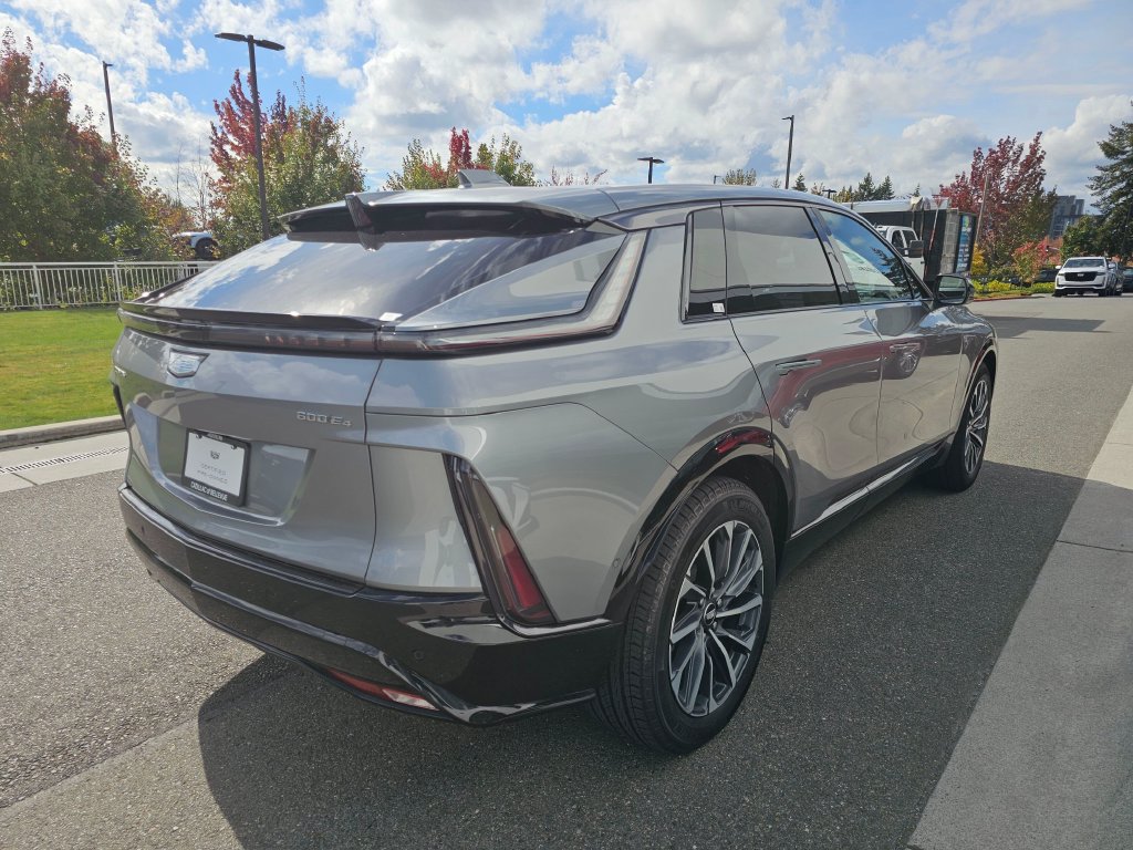 Certified 2024 Cadillac Lyriq Sport AWD/4WD image 7