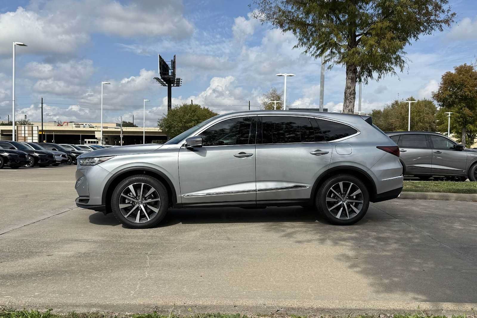 Certified 2026 Acura MDX w/ Technology Package AWD/4WD image 3