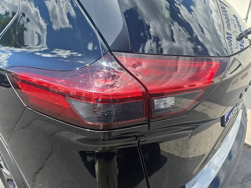 Used 2025 Nissan Rogue SV AWD/4WD image 33
