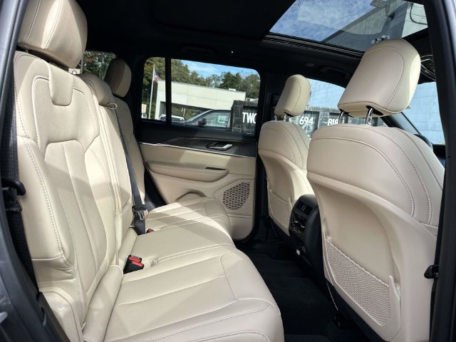 Certified 2025 Jeep Grand Cherokee Limited AWD/4WD image 23