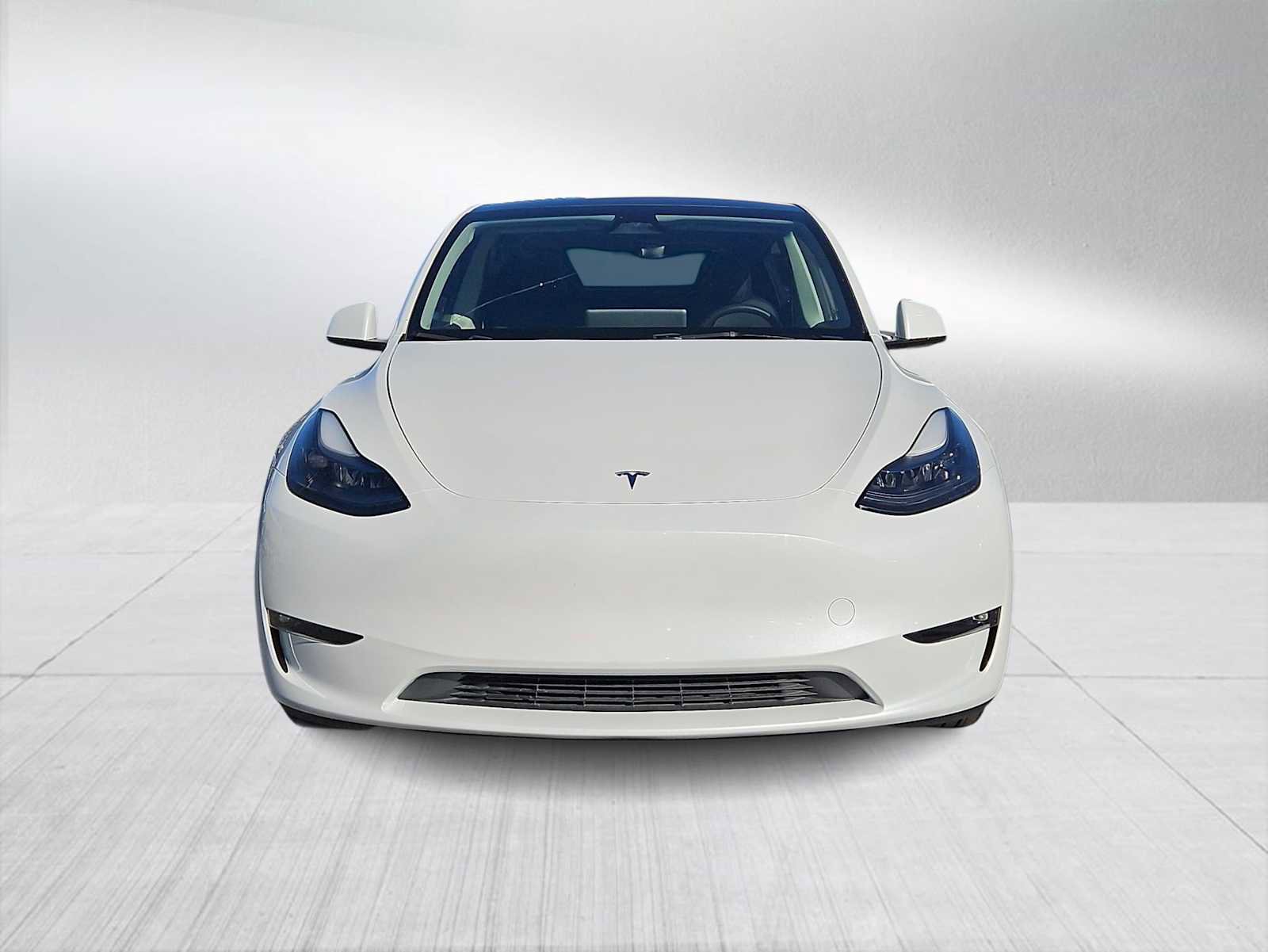 Used 2024 Tesla Model Y Long Range image 3