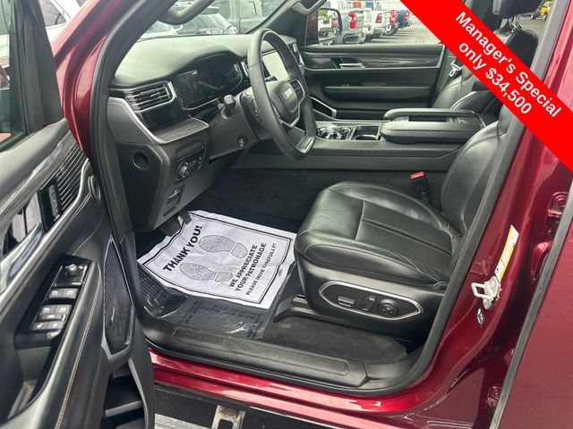 Used 2022 Jeep Wagoneer Series III w/ Premium Group I AWD/4WD image 11