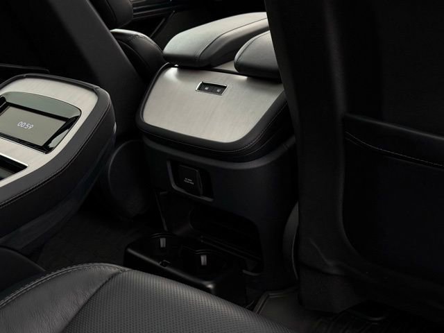 Used 2025 Lincoln Navigator Reserve w/ Jet Appearance Package image 29