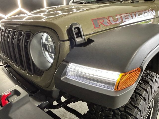 Used 2025 Jeep Wrangler Unlimited Rubicon AWD/4WD image 10
