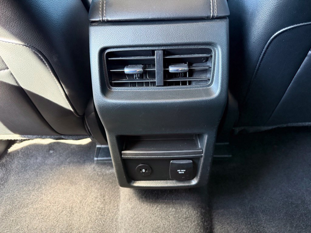 Used 2024 Ford Edge Titanium AWD/4WD image 16