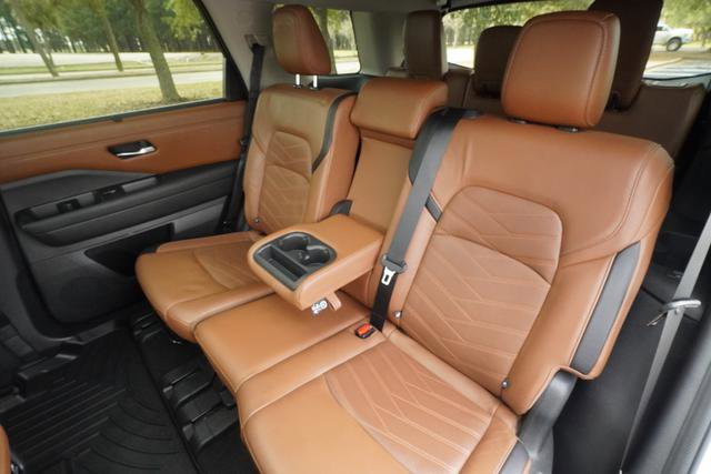 Used 2022 Nissan Pathfinder Platinum w/ Cargo Package image 31