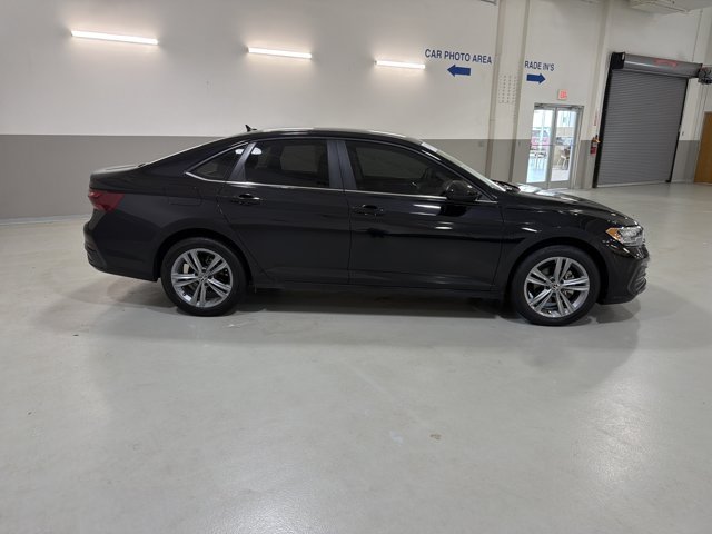 Certified 2024 Volkswagen Jetta SE FWD image 10