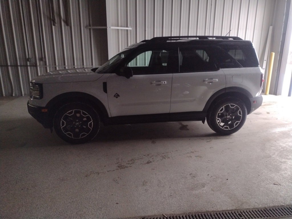 New 2025 Ford Bronco Sport Outer Banks w/ Outer Banks Tech Package+ image 2