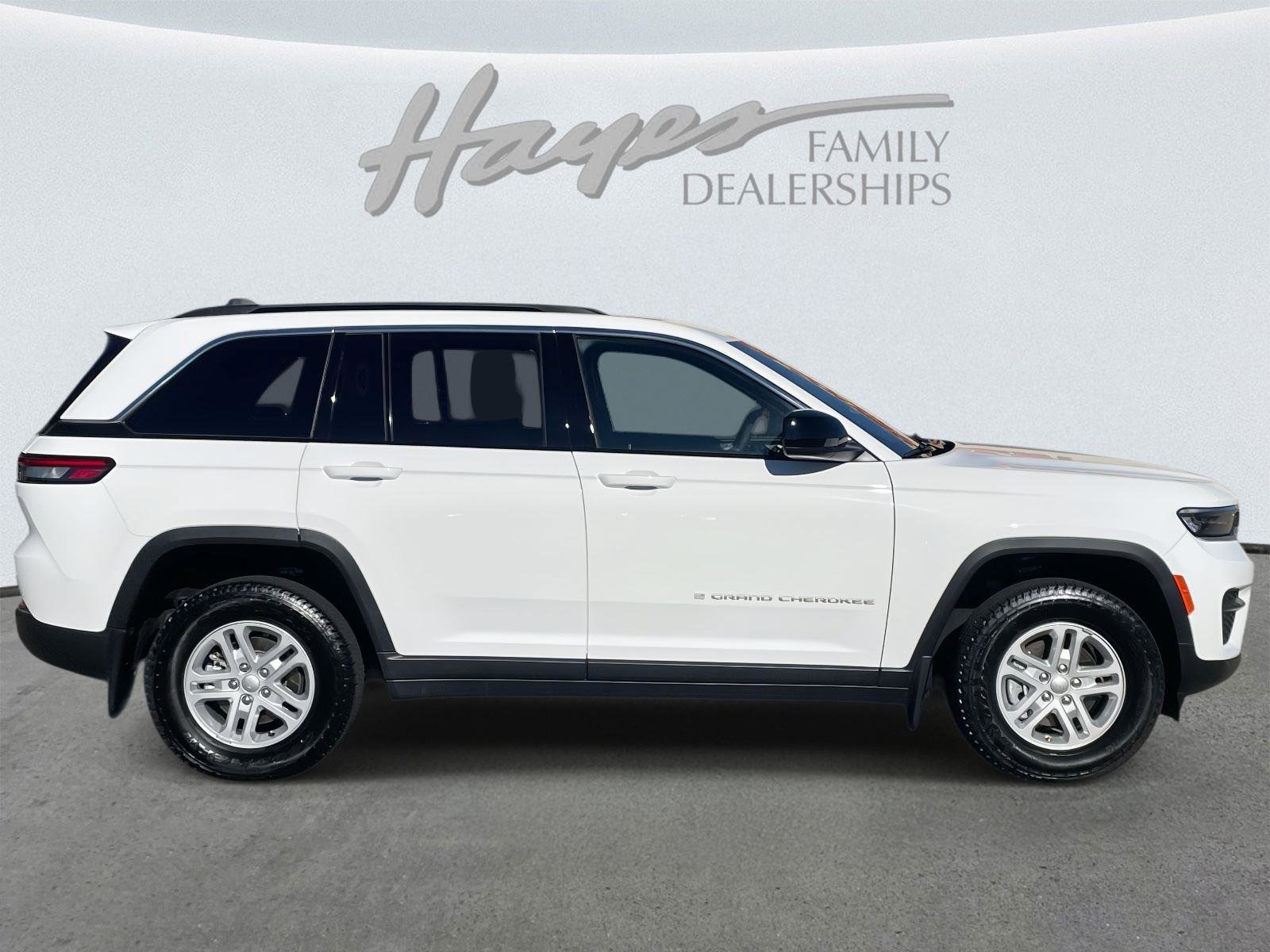 Certified 2024 Jeep Grand Cherokee Laredo w/ MOPAR Finishing Package RWD image 34