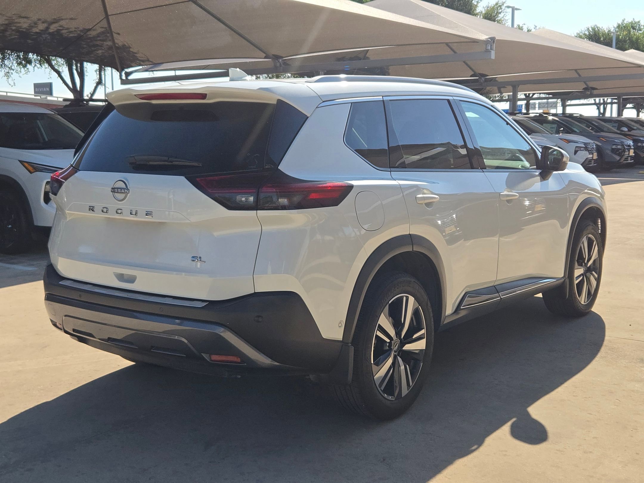 Used 2023 Nissan Rogue SL w/ SL Premium Package FWD image 3