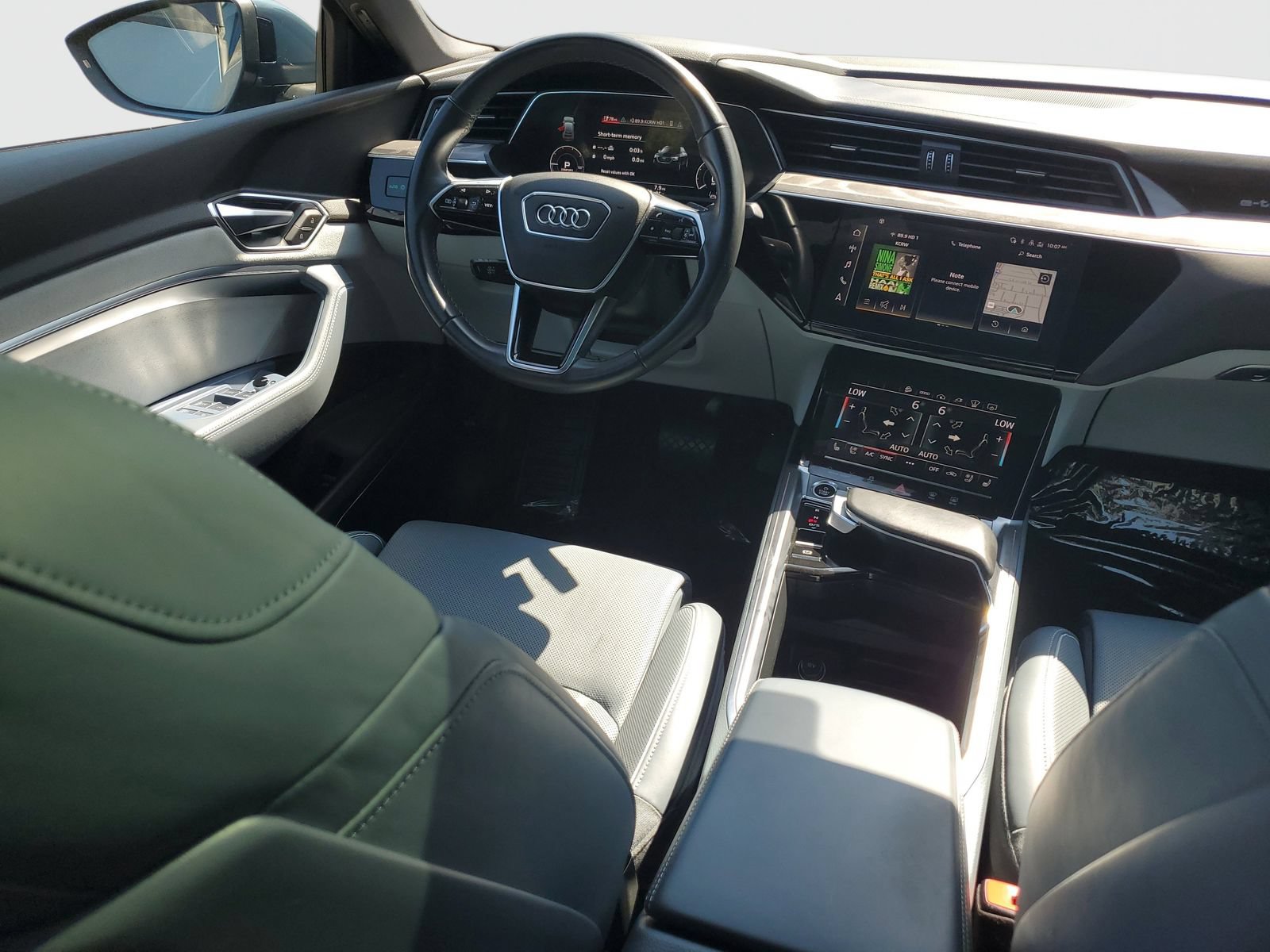 Used 2023 Audi e-tron Prestige w/ Prestige Package AWD/4WD image 11