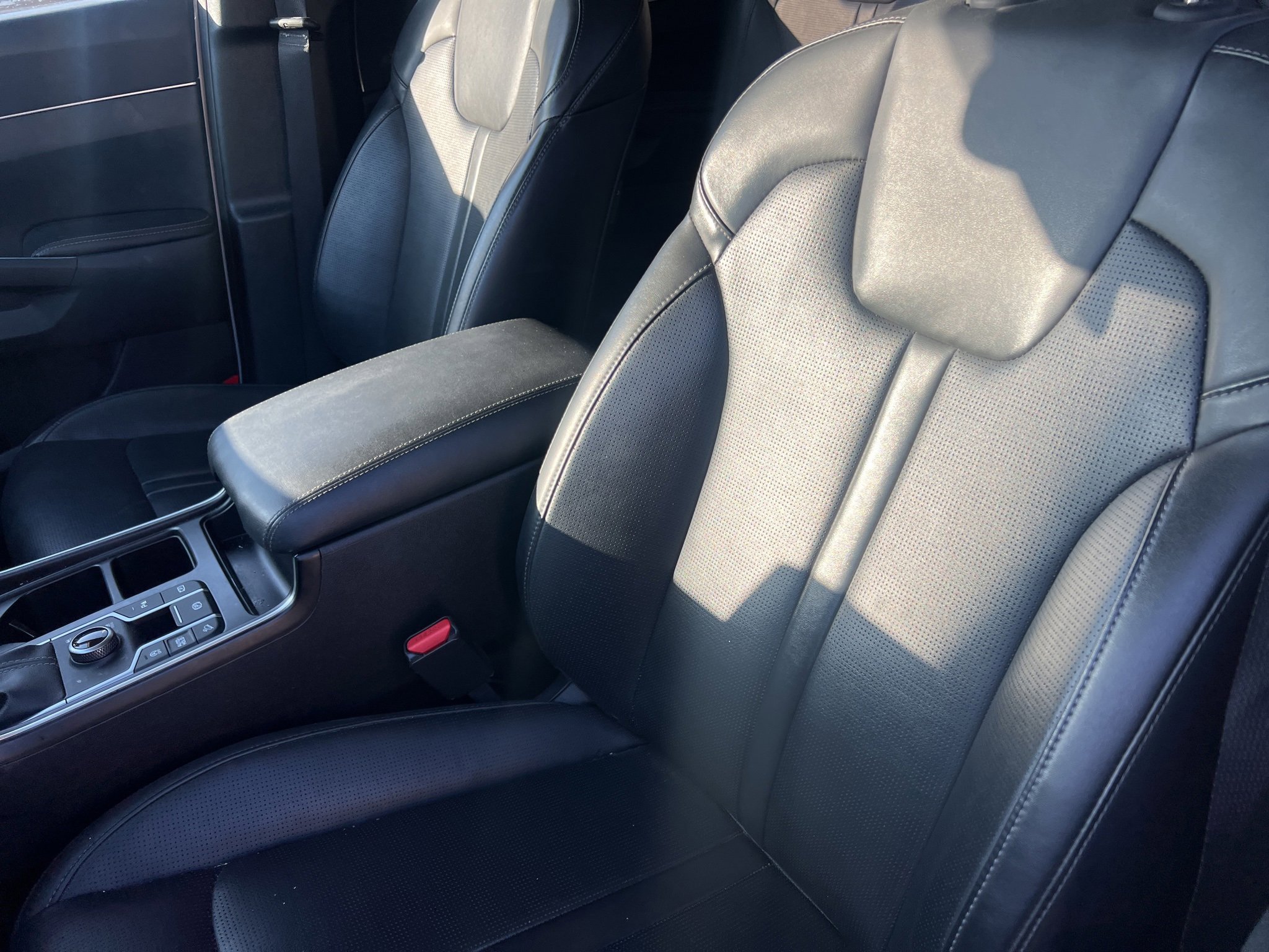 Used 2024 Kia Sorento S image 12