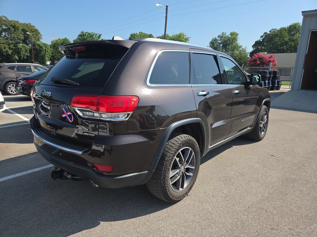 Used 2017 Jeep Grand Cherokee Limited AWD/4WD image 5