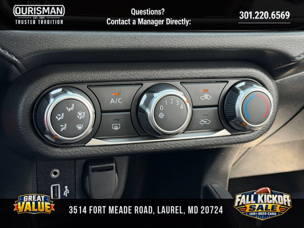 Used 2025 Nissan Versa S w/ Trunk Package FWD image 28