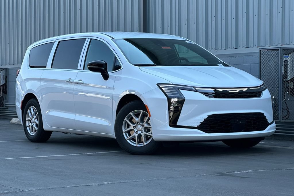 New 2027 Chrysler Pacifica Select FWD image 2