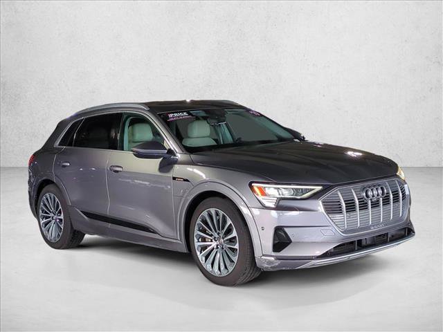 Used 2019 Audi e-tron Prestige w/ Prestige Package AWD/4WD image 3